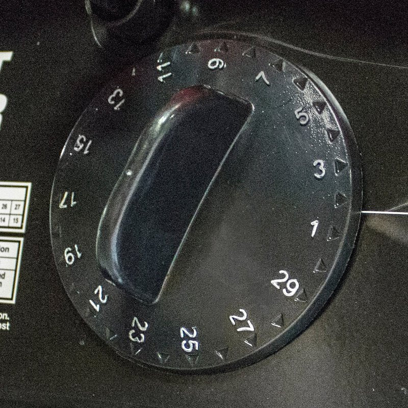 Chapin 8200A Turf Spreader, 24 in W Spread, 80 lb Hopper, Steel Frame, Poly Hopper, Pneumatic Wheel