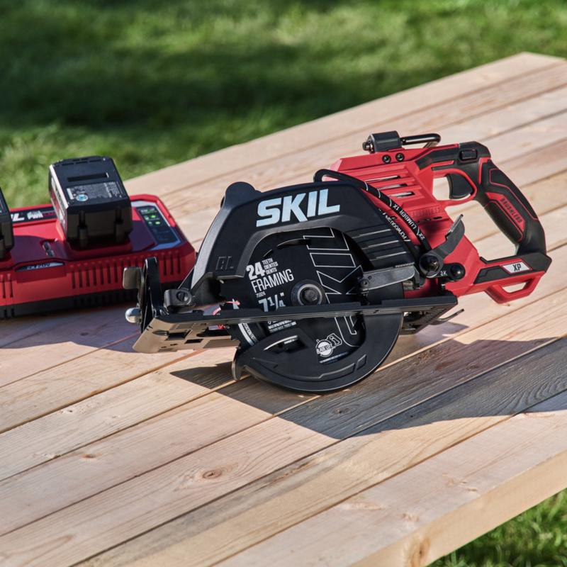 SKIL 20V 7-1/4 in. Cordless Brushless Circular Saw Kit (Battery & Charger)