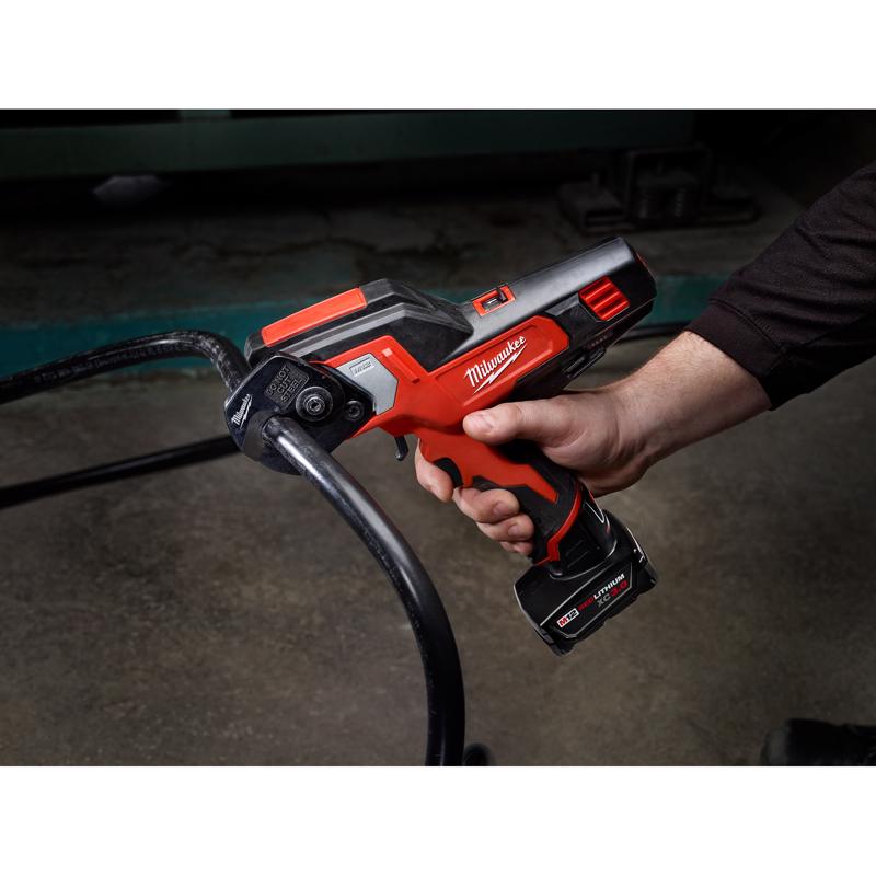 Milwaukee M12 Black/Red Cable Cutter Kit