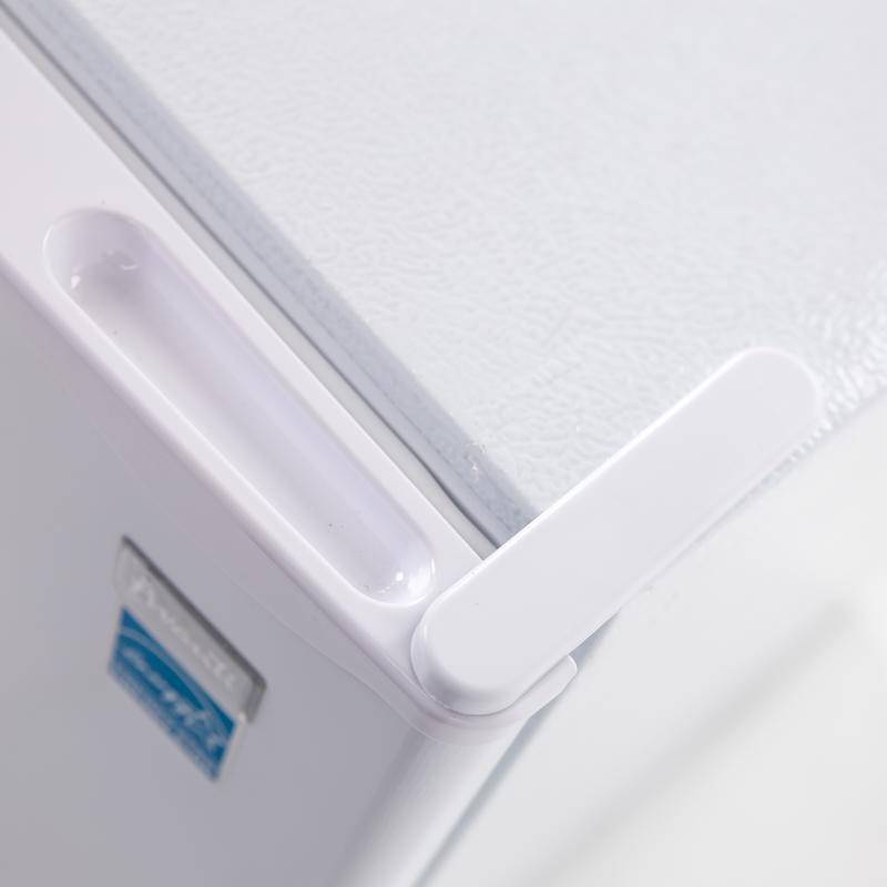 Avanti 1.6 cu ft White Steel Compact Refrigerator 200 W