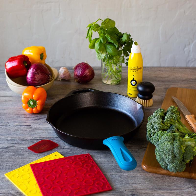 Lodge Deluxe Red Kitchen Silicone Skillet Handle Holder, Pack of 12