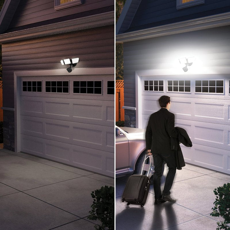globe 17000207 Security Flood Light, 120 V, 32 W, 3 -Lamp, LED Lamp, Bright White, 3200 Lumens, 4000 K Color Temp