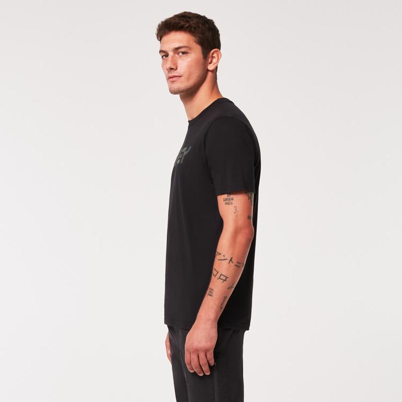 Oakley M Short Sleeve Men's Crew Neck Black and Camo Mark II Tee 2.0 Tee Shirt