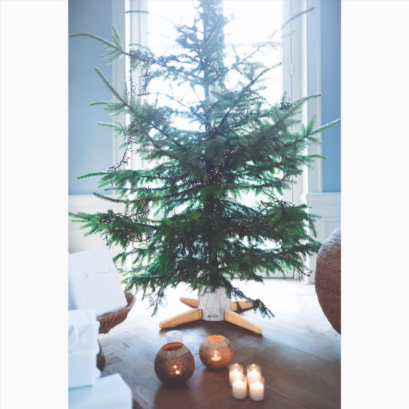Tree Nest Metal/Wood Real Christmas Tree Stand 11.5 ft