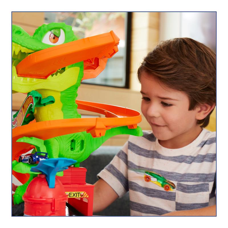 Hot Wheels T-Rex Blaze Battle Track Set