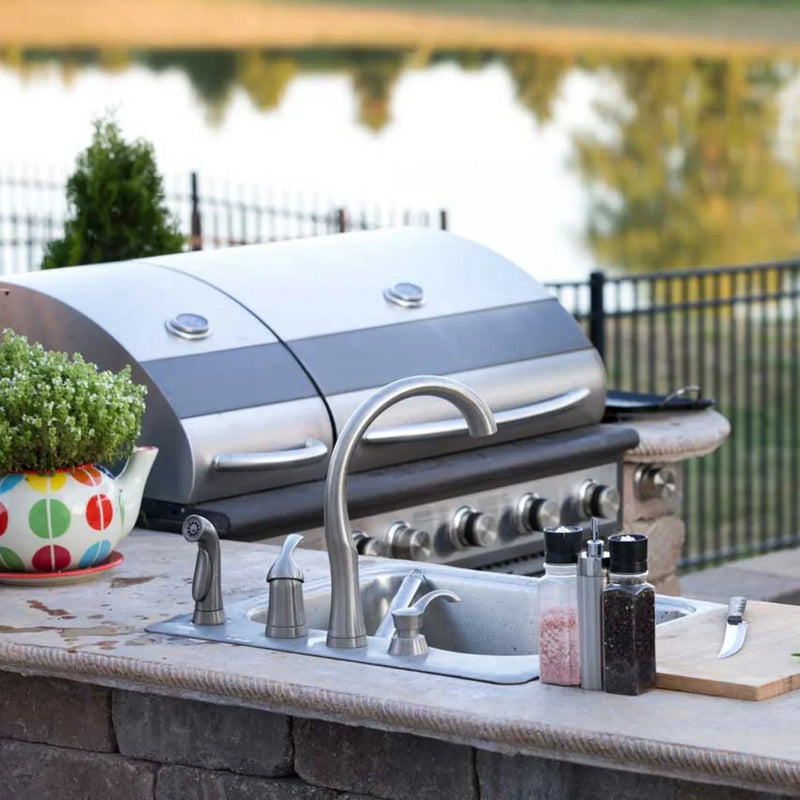 Outdoor Kitchen