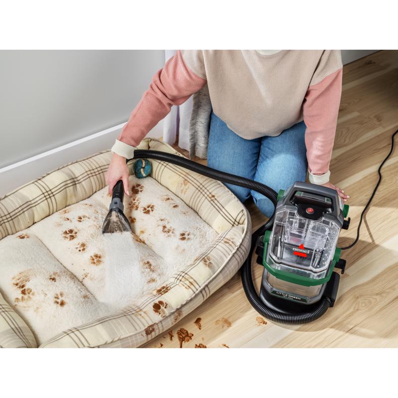 Bissell Little Green Pet Pro Bagless Carpet Cleaner 3 amps Standard Multicolored