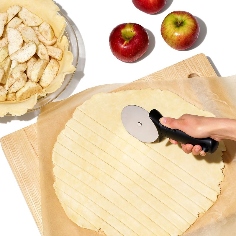 Good Grips 11300900 Pizza Wheel, Stainless Steel Blade, Non-Slip Grip Handle, Dishwasher Safe
