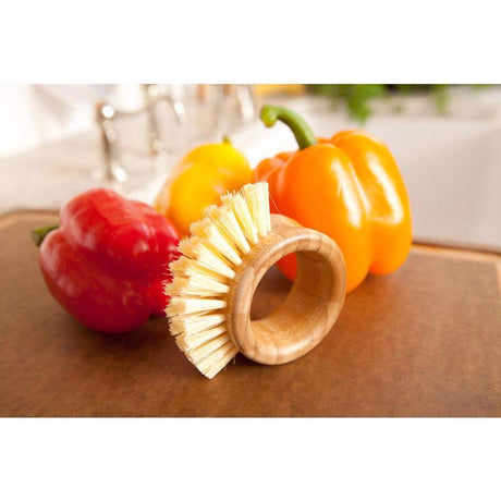 Full Circle The Ring 2.7 in. W Medium Bristle 2.7 in. Bamboo Handle Vegetable Brush