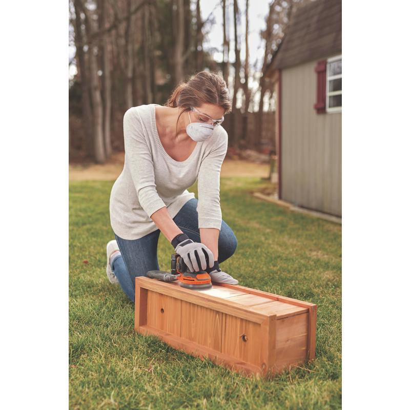 Black+Decker 20V MAX Cordless 5 in. Random Orbit Sander Kit (Battery & Charger)