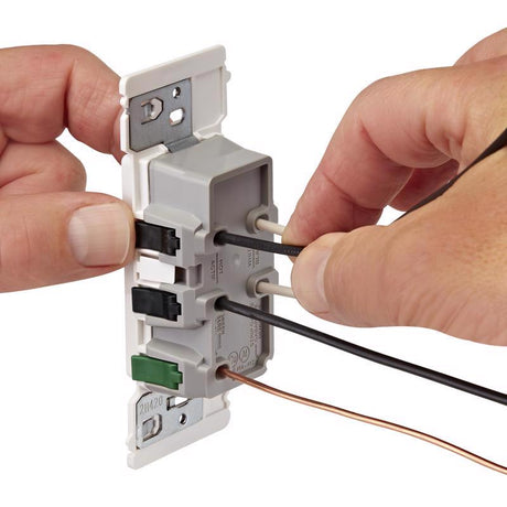 Leviton Lever Edge 15 amps 125 V White Tamper Resistant Outlet 5-15R 1 pk