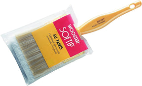 Wooster Softip Q3108-2-1/2 Paint Brush, 2-1/2 in W, Flat Brush, 2-3/8 in L Bristle, Polyester Bristle