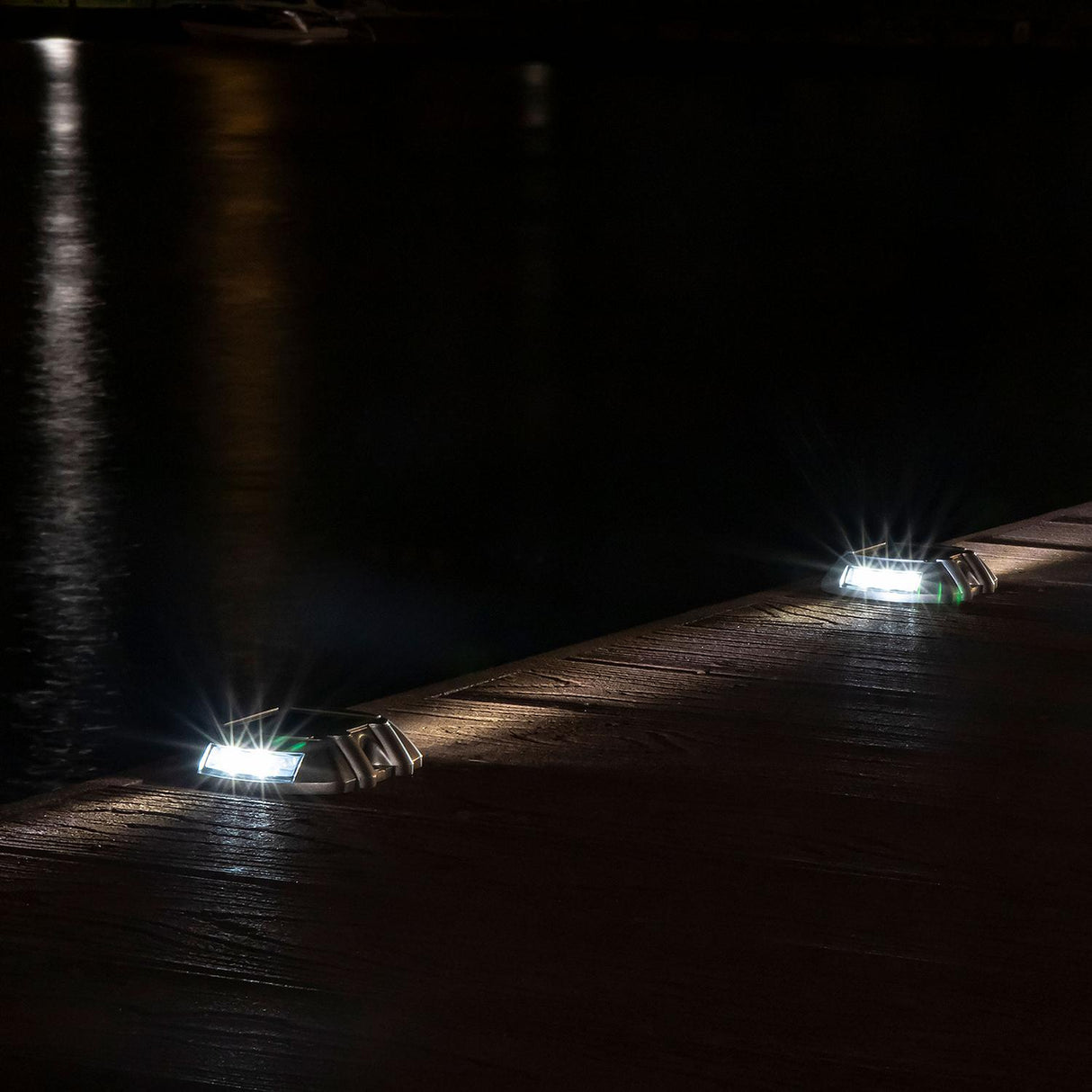 Seachoice 03701 Solar Courtesy LED Round Dock Light