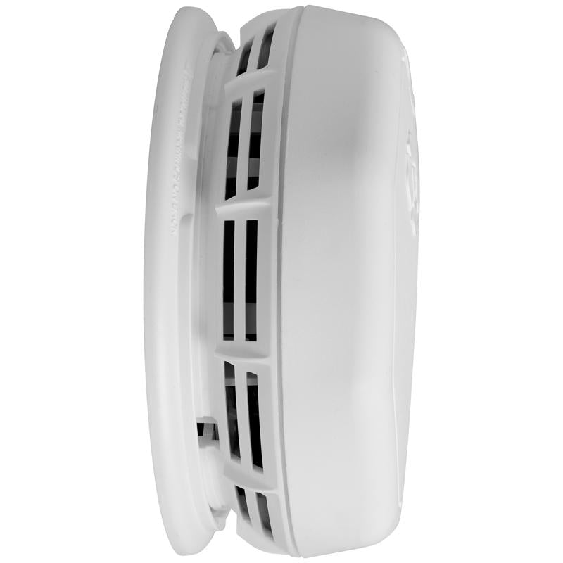 First Alert Battery-Powered Ionization/Photoelectric Dual Sensor Smoke Detector 1 pk