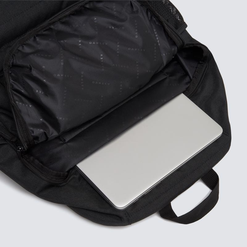 Oakley Enduro Black Backpack 18.5 in. H X 12.6 in. W