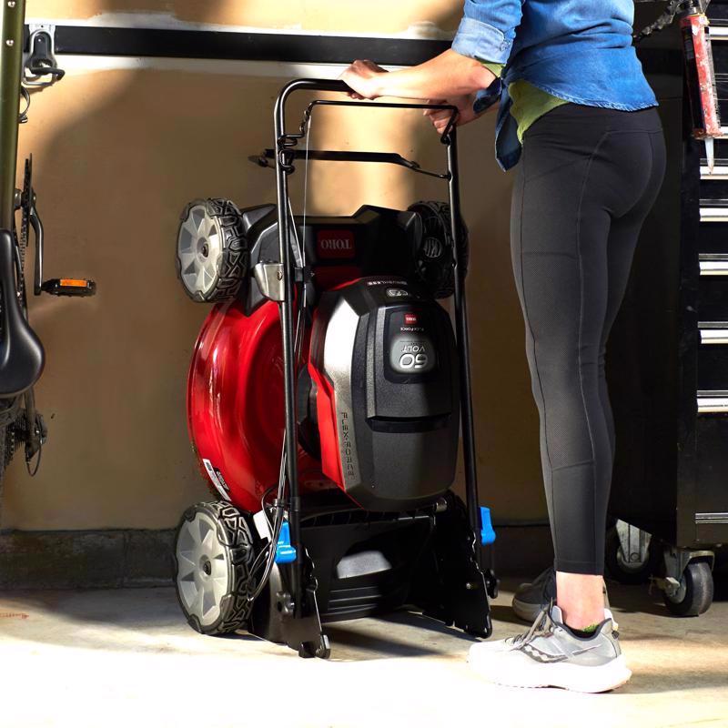 Toro Recycler 21 in. 60 V Battery Self-Propelled Lawn Mower Kit (Battery & Charger)