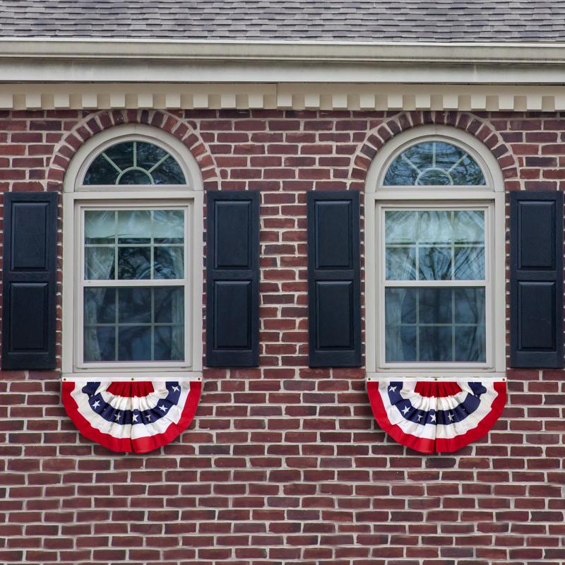 Valley Forge American Pleated Flag 18 in. H X 36 in. L