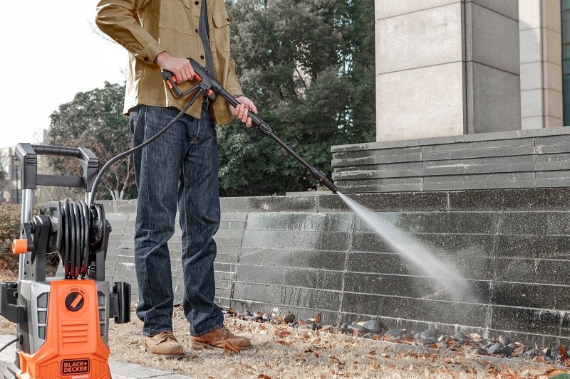 Black+Decker BEPWB2400-B3 Pressure Washer, 120V-110V, 2390 psi Operating, 6.7 Lpm, 8 m L Hose, Black/Orange